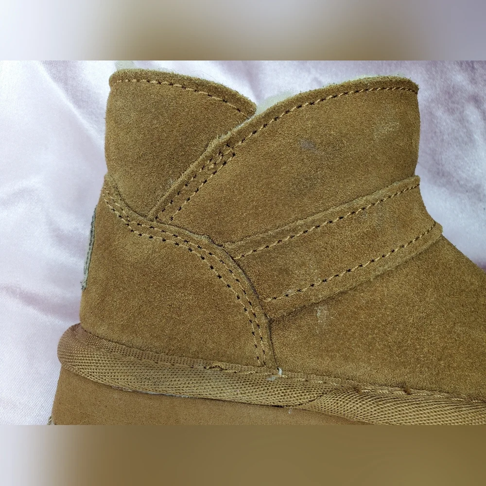 B2G1F Bearpaw Toddler Size 6